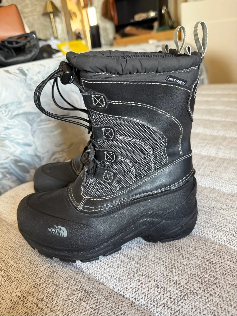 The North Face Kids Black Insulated Snow Boots with Drawcord